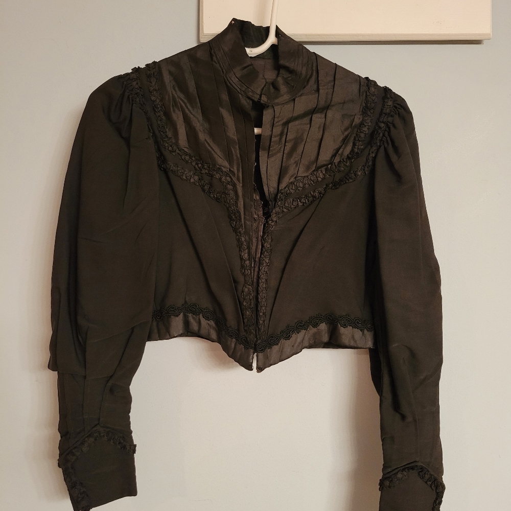 1800's black crepe and taffeta top siz 2